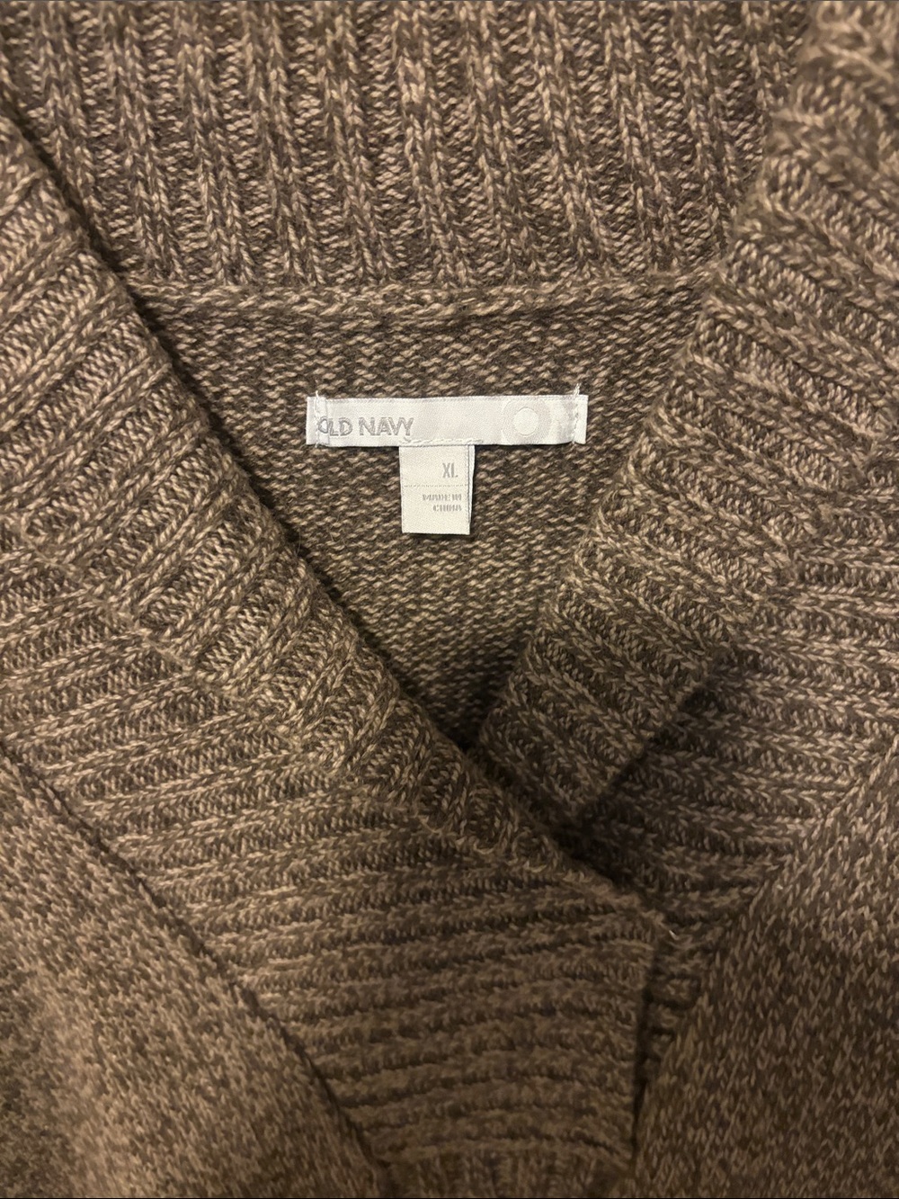 Old Navy Women's Taupe V-Neck Sweater